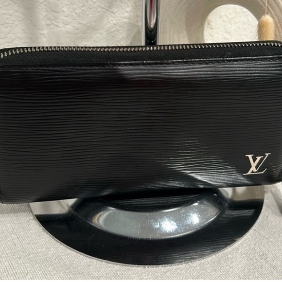 Louis Vuitton Epi rare zippy long wallet black and cream/ white wash GUC - Picture 5 of 17